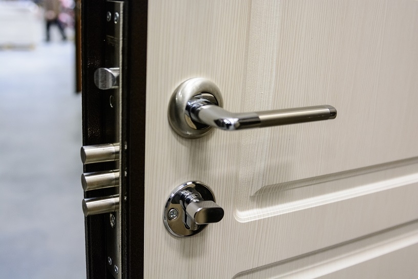 center door lock with 3 point deadbolt
